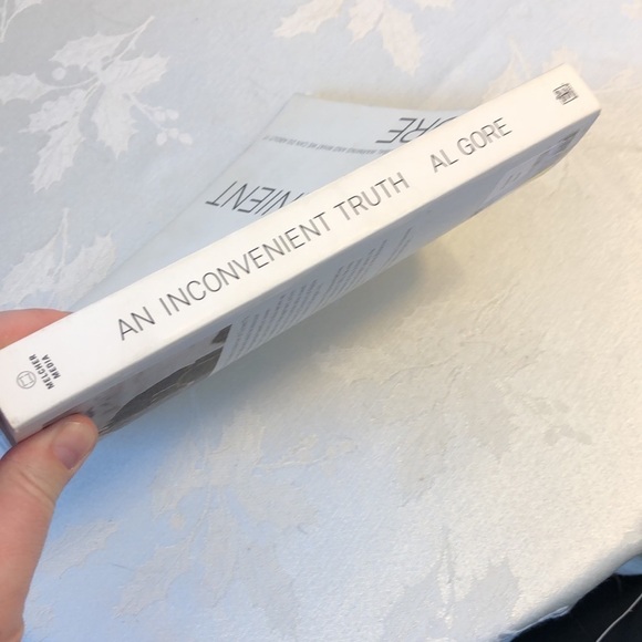 An Inconvenient Truth by Al Gore - Picture 8 of 9